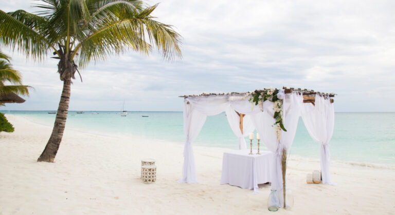 Read more about the article 10 Tips for a Budget-Friendly Destination Wedding