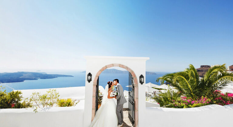 Read more about the article Enchanting Elegance: Crafting Your Dream Wedding in Greece